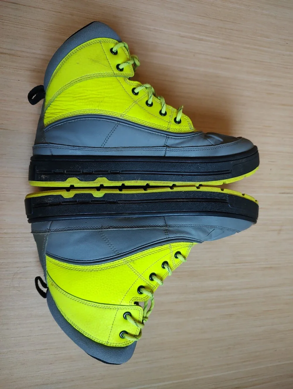 Nike Woodside 2 High Boots Lace Up Sneakers Yellow Neon Green Grey Rubber 7Y